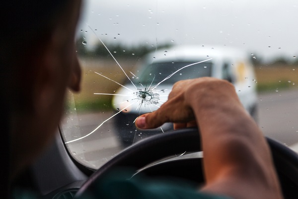 Réparation d'un bris de vitre sur pare-brise entre Namur et Charleroi