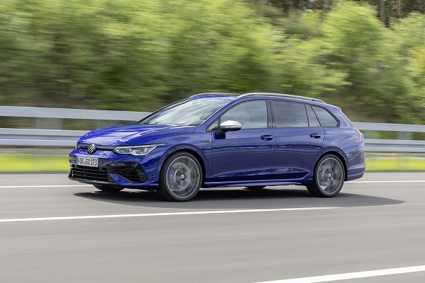 Golf R Variant dans votre garage Volkswagen entre Namur et Charleroi