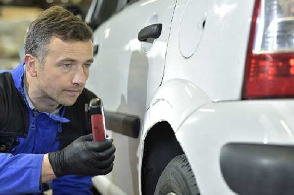 Réparation de la carrosserie de votre voiture auprès d'un professionnel entre Namur et Charleroi
