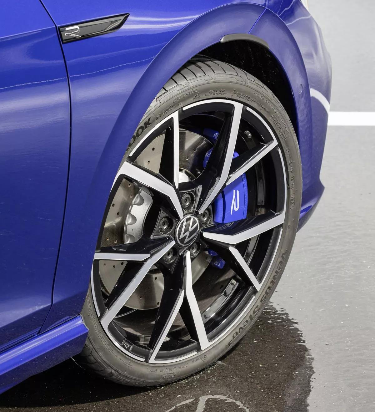 Volkswagen Golf R Variant