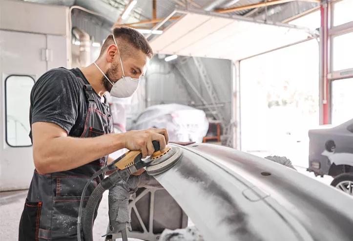 Carrossier en carrosserie